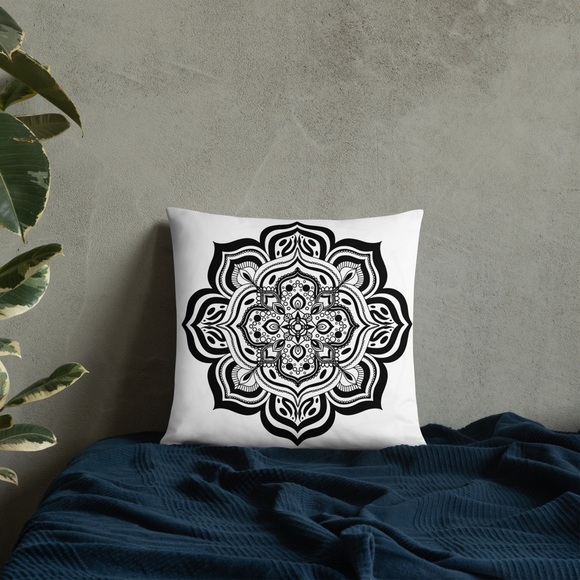 Throw pillow made to order! Mandala may take up to two weeks to deliver - Picture 7 of 7